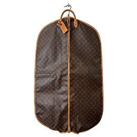 Bolsa de ropa Monogram Louis Vuitton Castaño
