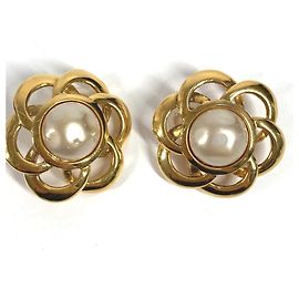 Brincos de clip em forma de flor com pérolas falsas vintage Chanel Dourado
