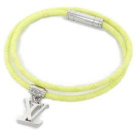 Pulseira Charm Double Tour Monogram Louis Vuitton Dourado Amarelo