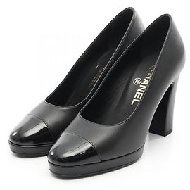 Lackleder-Pumps Chanel Coco Mark Schwarz