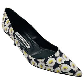 Manolo Blahnik Black / White / Yellow Daisy Print Pointed Toe Canvas Pumps Multiple colors