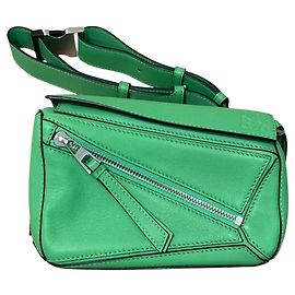 Sac banane Loewe Puzzle Mini en vert Vert
