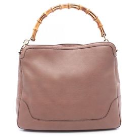 Bolsa de Ombro Gucci Diana em Couro Rosa com Alças de Bambu Rosa