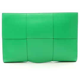 Bottega Veneta A Bolsa Clutch de Couro Arco Verde