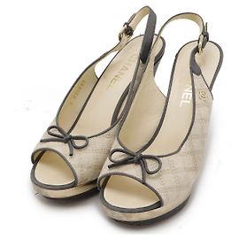 Sandales à talons hauts ouvertes Chanel Blanc Gris Écru