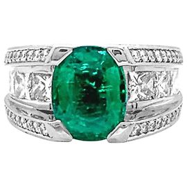 Autre Marque Anel de ouro branco, esmeralda e diamantes. Outro