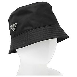 Sombrero Bucket Triangular de Re-Nylon Prada Negro