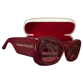 Alexander McQueen Sunglasses in Red Dark red