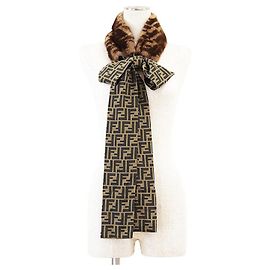 Fendi FENDI ROMA Maxi Sciarpa in Seta Wrappy Marrone