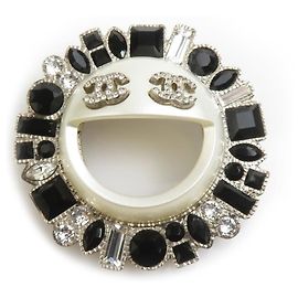 CHANEL Coco Mark Metallbrosche mit Strass Schwarz Silber