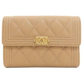 Cartera Bifold Chanel Boy Beige
