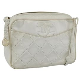 CHANEL Bolso de Hombro Matelassé Cuero Blanco Oro CC Auth BA10848 Blanco Dorado