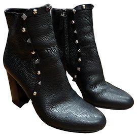 Valentino Garavani Rockstud Ankle Boots Black