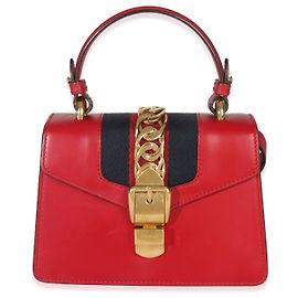 Mini Sylvie em couro de bezerro vermelho da Gucci com alça superior Vermelho