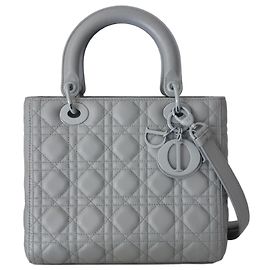 Sac Lady Dior ultramatte médium Gris