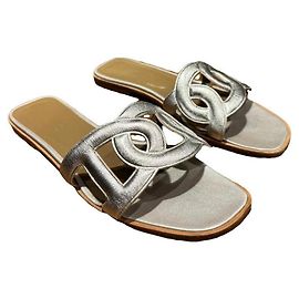 Sandali Aloha Hermès in pelle argentata Argento