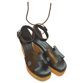 Hermès Elda Wedge Sandals Black Leather Black