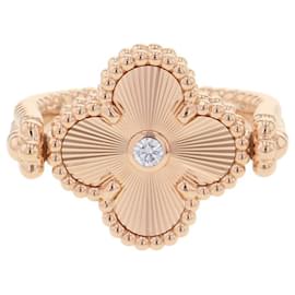Autre Marque Van Cleef & Arpels Alhambra Reversible Ring Golden