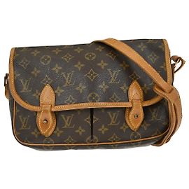 Bolsa Mensageiro Gibecière Monograma Canvas MM Louis Vuitton Marrom