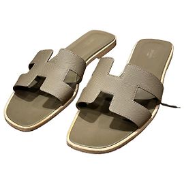 Hermès Oran Sandals Leather Etoupe Khaki