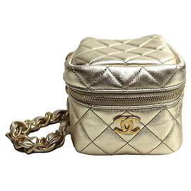 Chanel Matelasse Lammfell Clutch Bag Golden