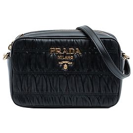 Bolsa de câmera Gaufre em napa preta da Prada Preto