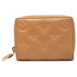 Portefeuille Lou Coussin en agneau embossé Monogram marron Louis Vuitton Marron Camel