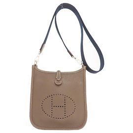 Bolsa de Ombro Hermès Evelyn TPM Taupe