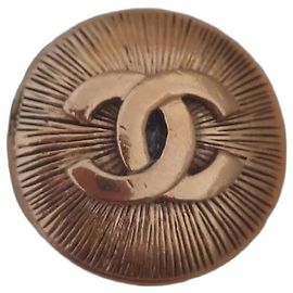 Broche Logo CC de Chanel en couleur or Doré