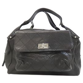 Bolsa tote CHANEL Matelassé com hardware prateado Preto