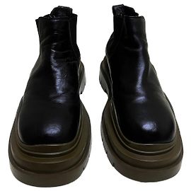 Bottega Veneta Black Leather Chelsea Boots Black