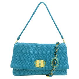 Bolsa Miu Miu de couro de bezerro matelassê com uma alça Azul