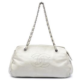 Bolso de hombro caviar blanco CC de Chanel Blanco