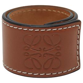Pulseira de couro Loewe Anagram Small Slap Marrom