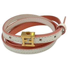 Pulseira de couro com logo FF da Fendi Rosa