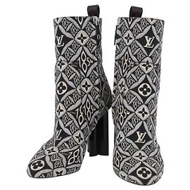 LOUIS VUITTON Preowned 1854 Print Silhouette Ankle Boots 37 1/2 LV Auth 168179M Black Monogram