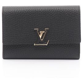 Cartera Compacta Capucines de Louis Vuitton, Cuero Taurillon, Mujer, Negra y Rosa, Negro