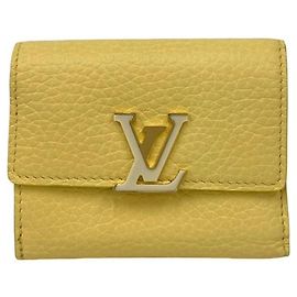 LOUIS VUITTON Cartera Capucines XS de cuero Taurillon, Amarillo, Amarillo