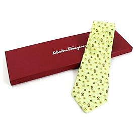 Cravatta in seta Salvatore Ferragamo mai usata per uomo Verde