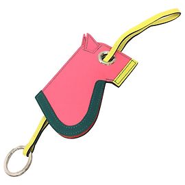 Hermès Charm de chaveiro HERMES Camail Rosa Azalee x Malachite Lime Acessórios de carteira Multicor