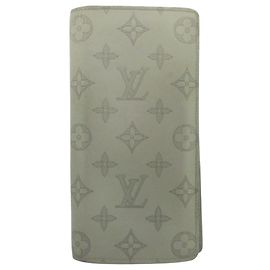 LOUIS VUITTON Portafoglio Bifold Brazza Monogram Shadow, Pelle, Grigio, Per Uomini e Donne Marrone
