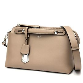 FENDI Sac Boston Medium By the Way en cuir greige Marron