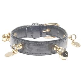 Prada Leder Charm Armband in Schwarz Schwarz