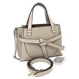 Bolsa de ombro LOEWE Gate Top Handle Mini em couro bege Marrom