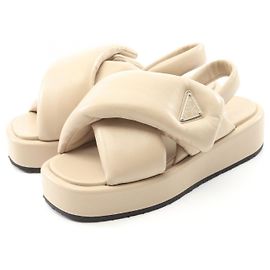 Prada Leder Sandalen Beige