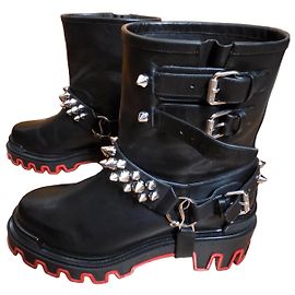 Botas biker de cuero con tachuelas Christian Louboutin Negro