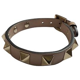 Valentino Garavani Pulsera Valentino Rockstud Castaño Beige