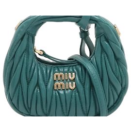 Miu Miu Wander Hobo Matelassé en Cuir Micro Vert
