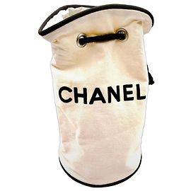 Borsa a secchiello Chanel in tela Nero Bianco