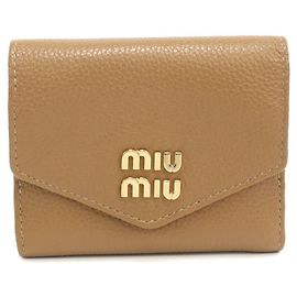Cartera Miu Miu marrón de tres pliegues Castaño